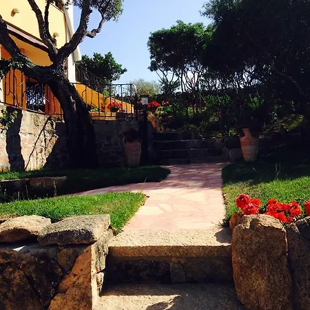 B&B I Mari Di Gallura And