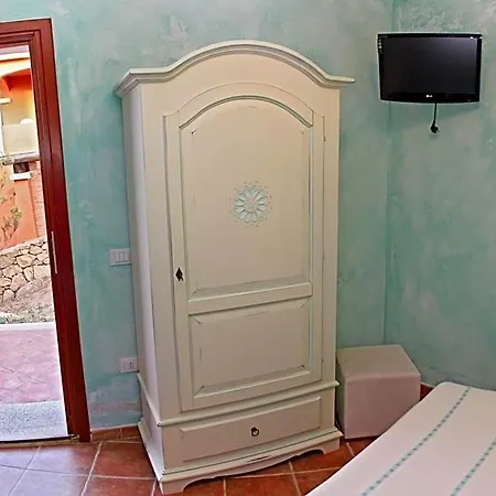 I Mari Di Gallura And Bed & Breakfast San Teodoro (Sardinia)