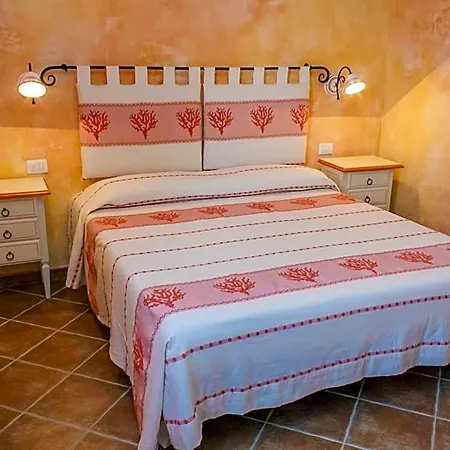 I Mari Di Gallura And Bed & Breakfast 3*