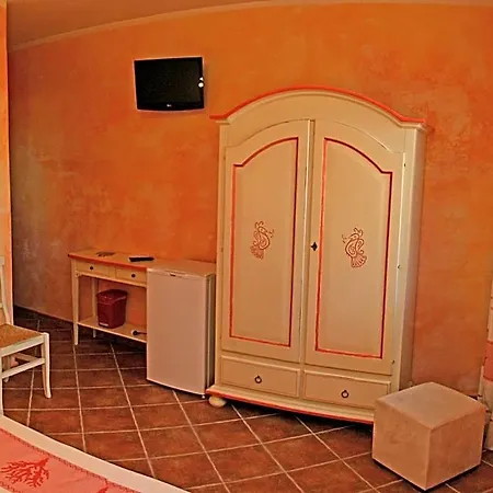 I Mari Di Gallura And Bed & Breakfast 3*
