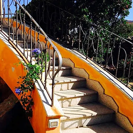 I Mari Di Gallura And Bed & Breakfast 3*