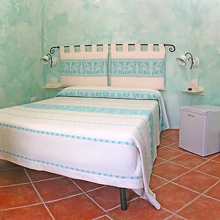 Couette-café I Mari Di Gallura And